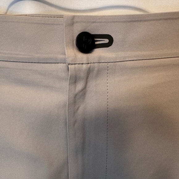 Public Rec Dealmaker Chino+ Short Men’s 44x9 Light Gray Performance Golf $88 - Picture 3 of 9
